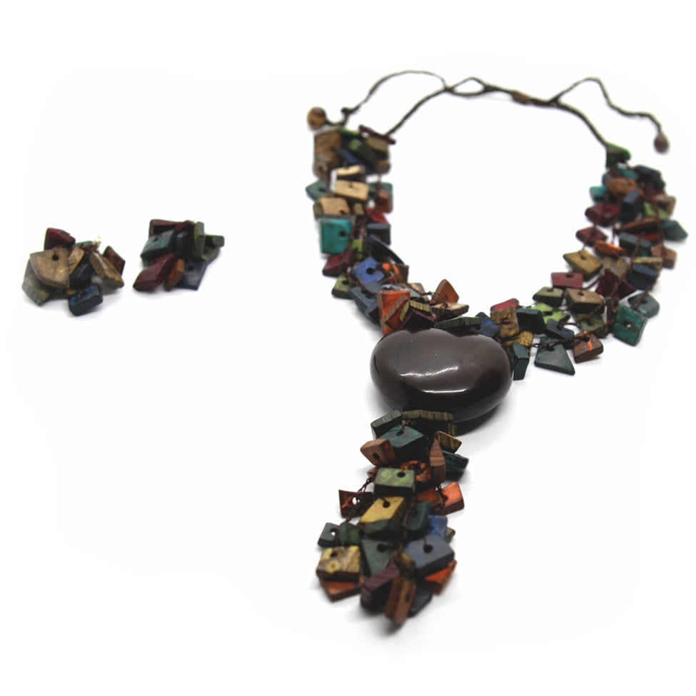 Earthy: Coconut Husk Necklace Set. Fashion Jewelry by Nando Medina