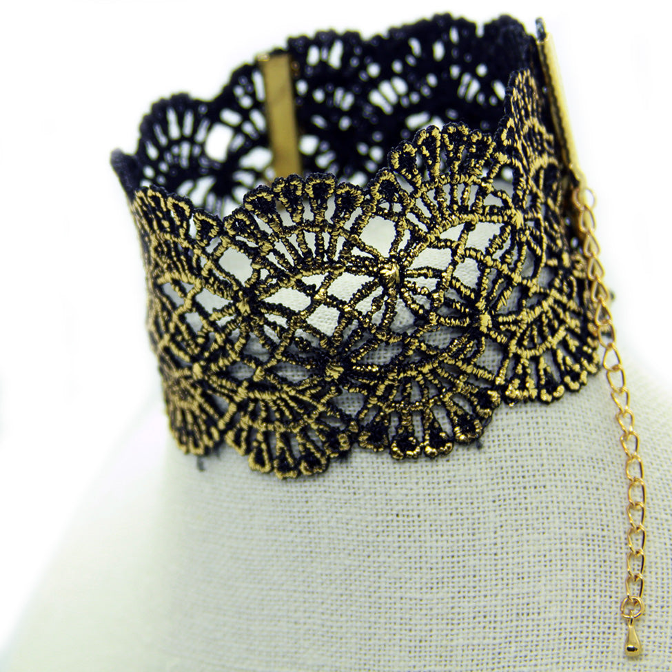 Seducción: Gold Baroque Lace Choker. Fashion Jewelry by Nando Medina